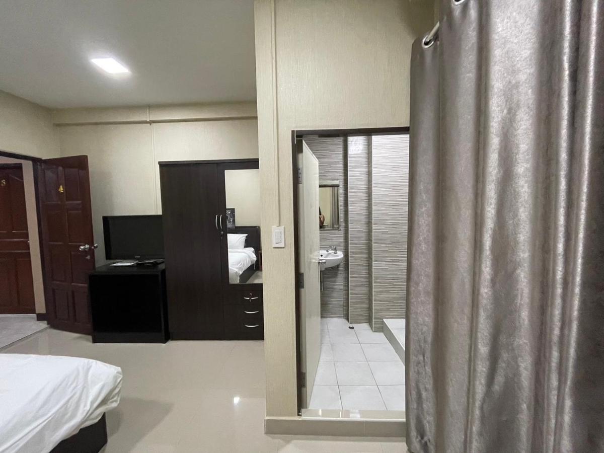 Hug Me Guesthouse パッタヤー エクステリア 写真