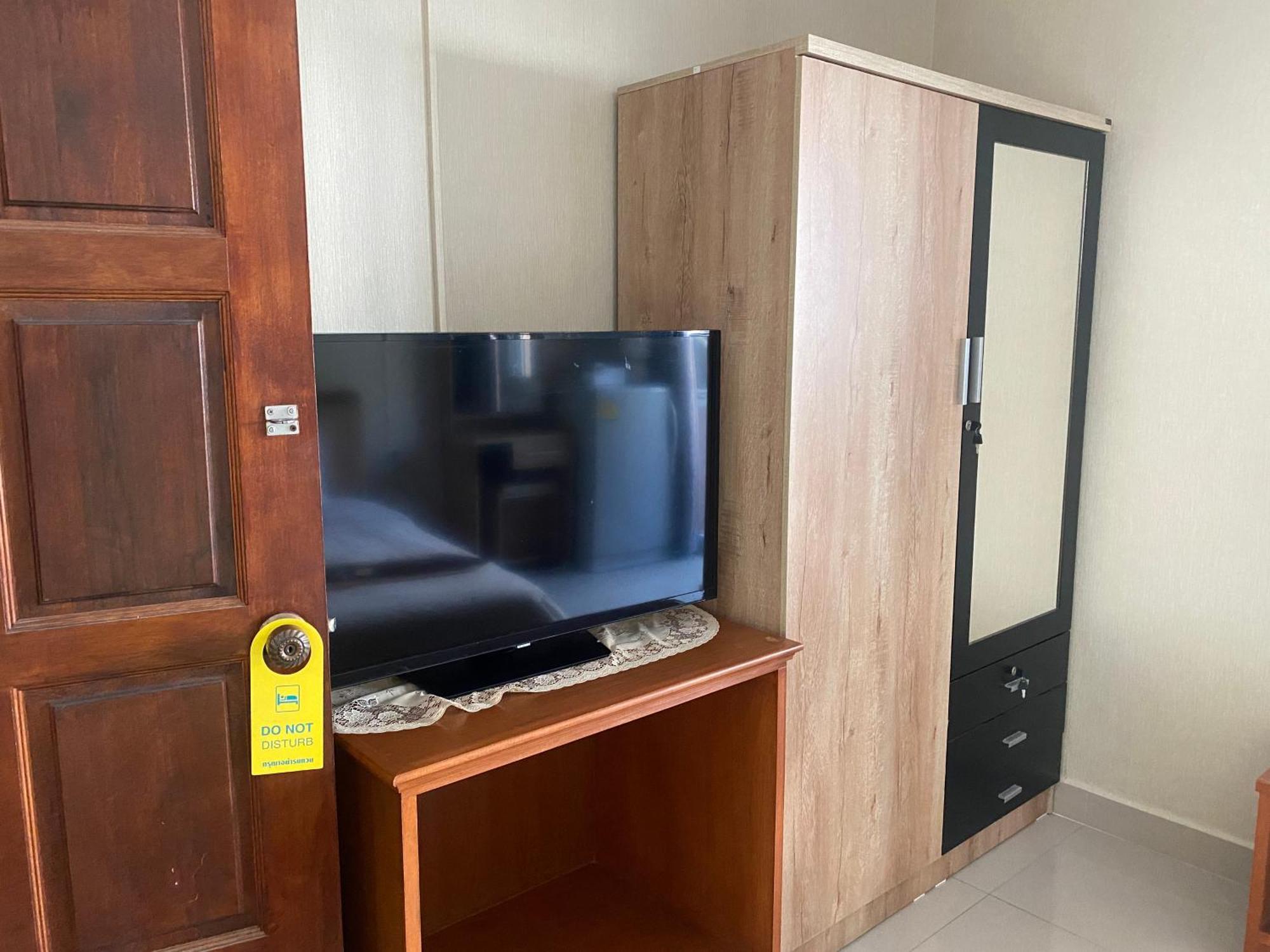 Hug Me Guesthouse パッタヤー エクステリア 写真